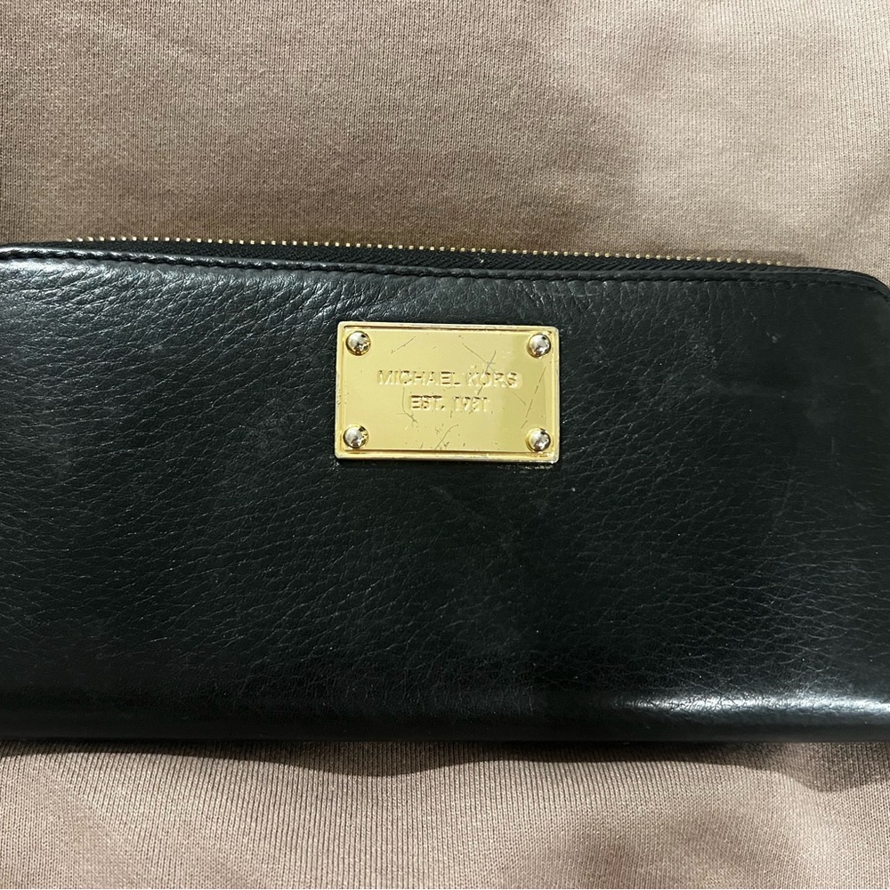 Michael Kors full size gold zipper wallet
